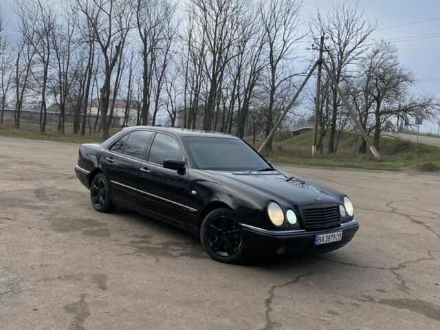 Черный Мерседес Е-Класс, объемом двигателя 2.8 л и пробегом 3 тыс. км за 3450 $, фото 1 на Automoto.ua