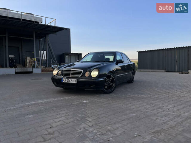 Черный Мерседес Е-Класс, объемом двигателя 3.2 л и пробегом 292 тыс. км за 5399 $, фото 1 на Automoto.ua