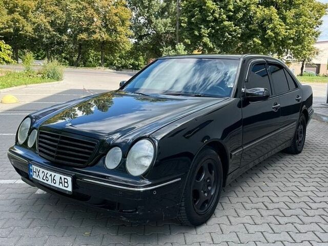 Черный Мерседес Е-Класс, объемом двигателя 2 л и пробегом 516 тыс. км за 4200 $, фото 1 на Automoto.ua