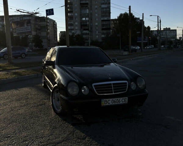 Черный Мерседес Е-Класс, объемом двигателя 2 л и пробегом 365 тыс. км за 3000 $, фото 1 на Automoto.ua