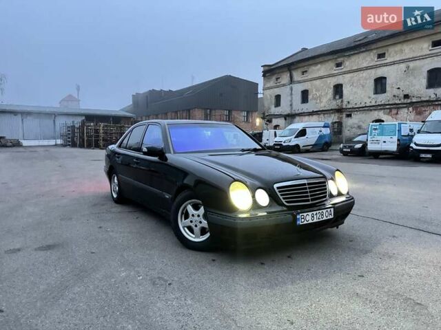 Черный Мерседес Е-Класс, объемом двигателя 2.1 л и пробегом 345 тыс. км за 3500 $, фото 1 на Automoto.ua