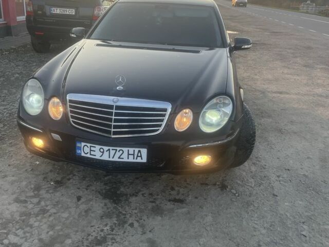 Черный Мерседес Е-Класс, объемом двигателя 2.4 л и пробегом 300 тыс. км за 3900 $, фото 1 на Automoto.ua