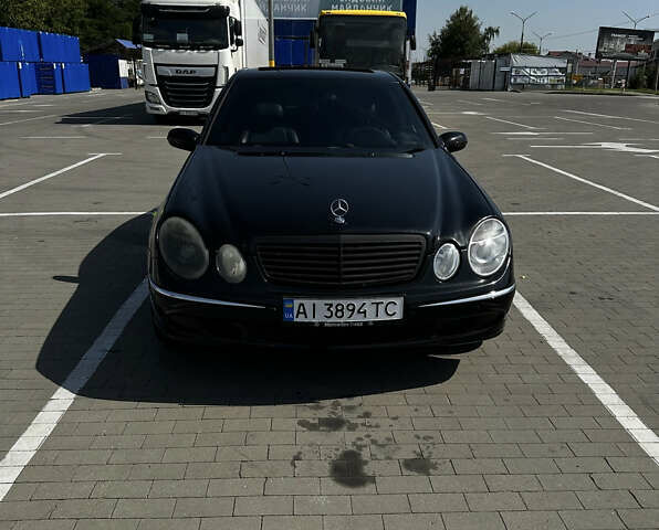 Черный Мерседес Е-Класс, объемом двигателя 2.6 л и пробегом 330 тыс. км за 4000 $, фото 1 на Automoto.ua