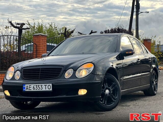 Мерседес Е-Клас 2002 у Кривому Розі на Automoto.ua Чорний Мерседес Е-Клас, об'ємом двигуна 2.6 л та пробігом 307 тис. км за 6500 $, фото 1 на Automoto.ua