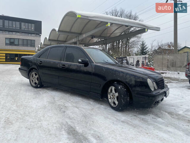 Черный Мерседес Е-Класс, объемом двигателя 2 л и пробегом 390 тыс. км за 3300 $, фото 1 на Automoto.ua