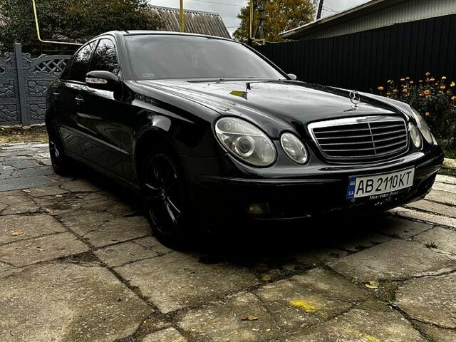Черный Мерседес Е-Класс, объемом двигателя 2.1 л и пробегом 380 тыс. км за 6950 $, фото 1 на Automoto.ua