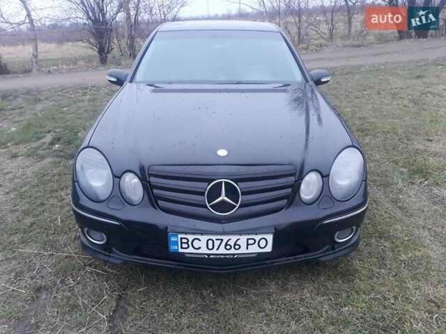 Черный Мерседес Е-Класс, объемом двигателя 4.97 л и пробегом 300 тыс. км за 4500 $, фото 1 на Automoto.ua