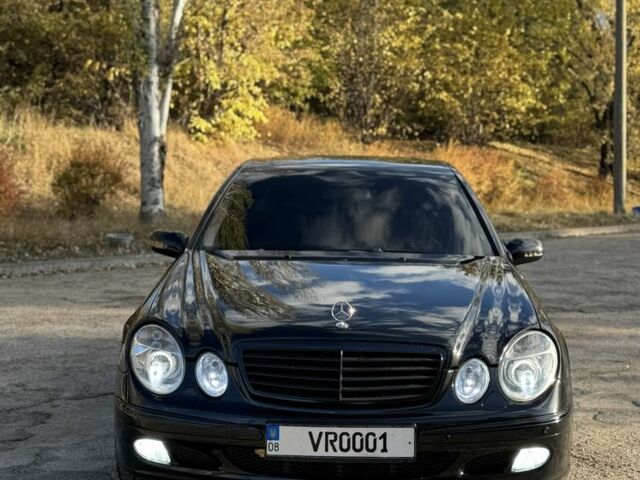 Мерседес Е-Класс 2002 в Днепре (Днепропетровске) на Automoto.ua Черный Мерседес Е-Класс, объемом двигателя 1.8 л и пробегом 250 тыс. км за 5999 $, фото 1 на Automoto.ua