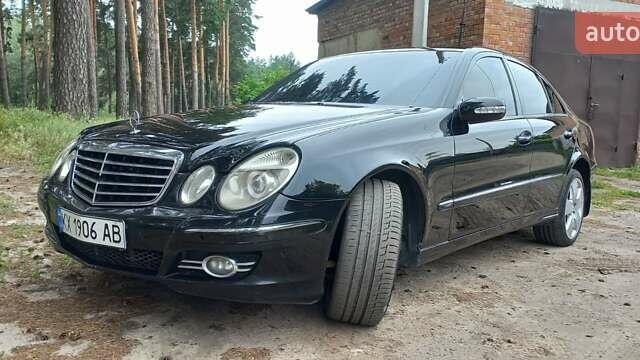 Чорний Мерседес Е-Клас, об'ємом двигуна 3.2 л та пробігом 415 тис. км за 6300 $, фото 1 на Automoto.ua