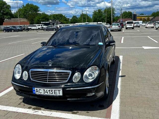 Черный Мерседес Е-Класс, объемом двигателя 1.8 л и пробегом 354 тыс. км за 5000 $, фото 1 на Automoto.ua