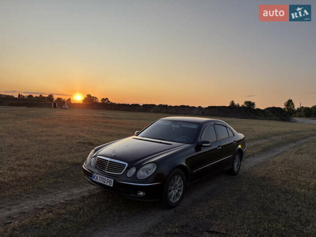 Чорний Мерседес Е-Клас, об'ємом двигуна 2 л та пробігом 405 тис. км за 4200 $, фото 1 на Automoto.ua
