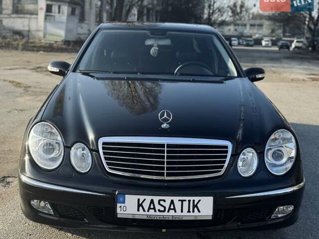 Черный Мерседес Е-Класс, объемом двигателя 3.2 л и пробегом 356 тыс. км за 7898 $, фото 1 на Automoto.ua