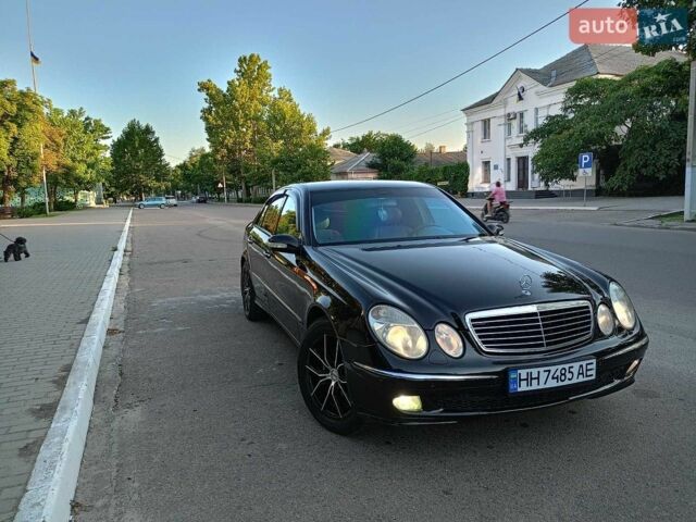 Черный Мерседес Е-Класс, объемом двигателя 2.6 л и пробегом 290 тыс. км за 6500 $, фото 1 на Automoto.ua