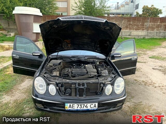 Чорний Мерседес Е-Клас, об'ємом двигуна 1.8 л та пробігом 0 тис. км за 6000 $, фото 1 на Automoto.ua