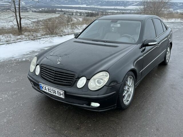 Чорний Мерседес Е-Клас, об'ємом двигуна 3.2 л та пробігом 333 тис. км за 3750 $, фото 1 на Automoto.ua