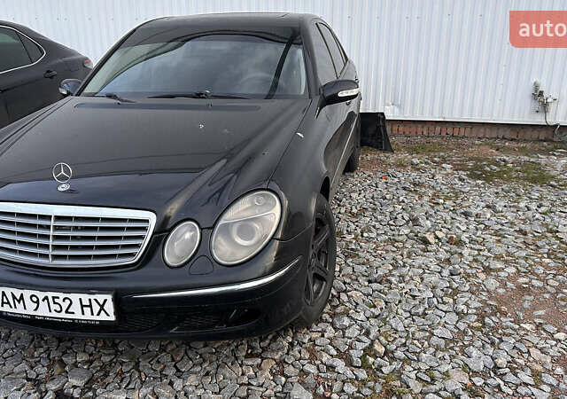 Черный Мерседес Е-Класс, объемом двигателя 2.2 л и пробегом 388 тыс. км за 3400 $, фото 1 на Automoto.ua
