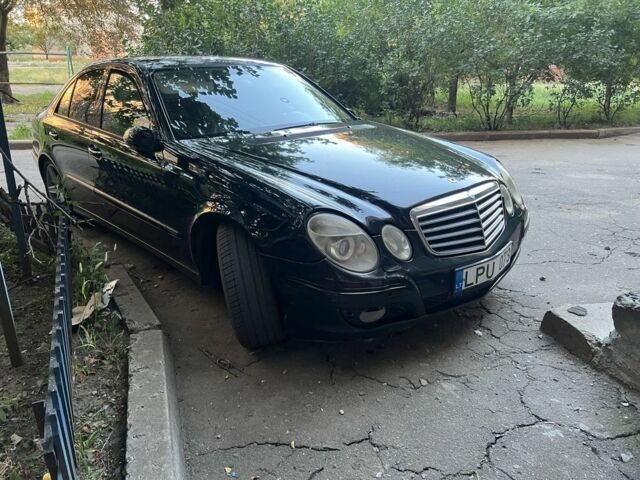 Чорний Мерседес Е-Клас, об'ємом двигуна 2.7 л та пробігом 350 тис. км за 3503 $, фото 1 на Automoto.ua