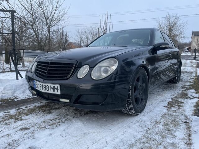 Черный Мерседес Е-Класс, объемом двигателя 2.2 л и пробегом 330 тыс. км за 5800 $, фото 1 на Automoto.ua