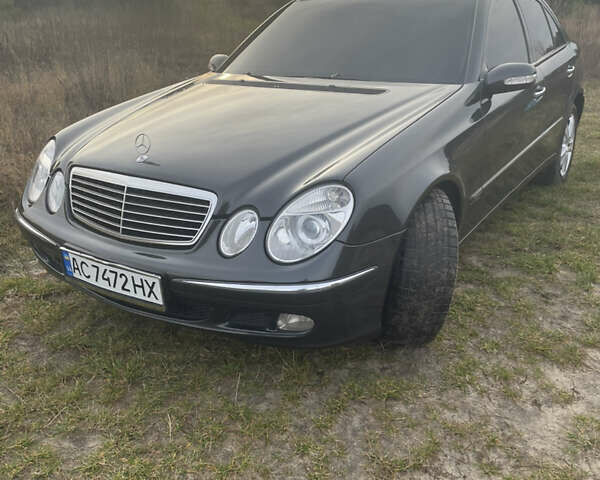 Черный Мерседес Е-Класс, объемом двигателя 2.15 л и пробегом 400 тыс. км за 6990 $, фото 1 на Automoto.ua