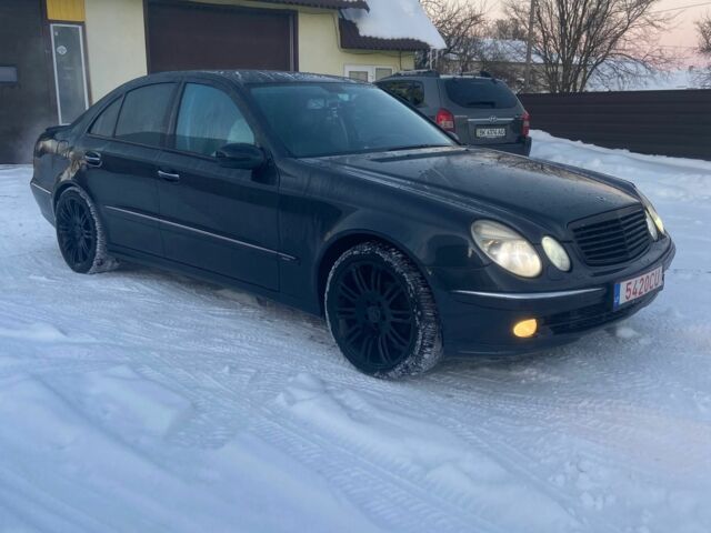 Чорний Мерседес Е-Клас, об'ємом двигуна 2.7 л та пробігом 330 тис. км за 4393 $, фото 1 на Automoto.ua