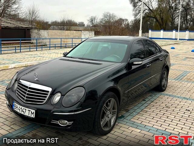 Черный Мерседес Е-Класс, объемом двигателя 3.2 л и пробегом 325 тыс. км за 6500 $, фото 1 на Automoto.ua