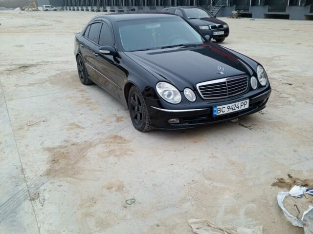 Чорний Мерседес Е-Клас, об'ємом двигуна 3.2 л та пробігом 356 тис. км за 5500 $, фото 1 на Automoto.ua