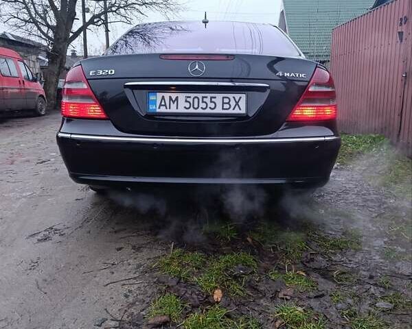 Черный Мерседес Е-Класс, объемом двигателя 3.2 л и пробегом 333 тыс. км за 6500 $, фото 1 на Automoto.ua