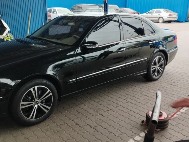 Чорний Мерседес Е-Клас, об'ємом двигуна 2.7 л та пробігом 296 тис. км за 8100 $, фото 1 на Automoto.ua