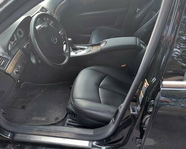 Черный Мерседес Е-Класс, объемом двигателя 3.5 л и пробегом 515 тыс. км за 10550 $, фото 1 на Automoto.ua