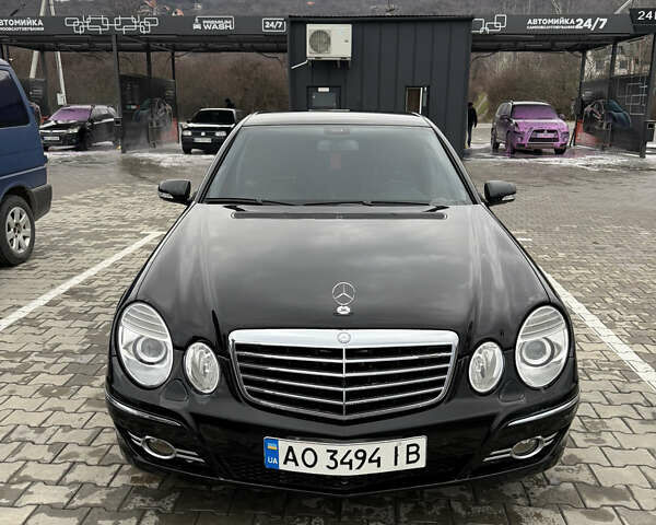 Черный Мерседес Е-Класс, объемом двигателя 3 л и пробегом 390 тыс. км за 8800 $, фото 1 на Automoto.ua