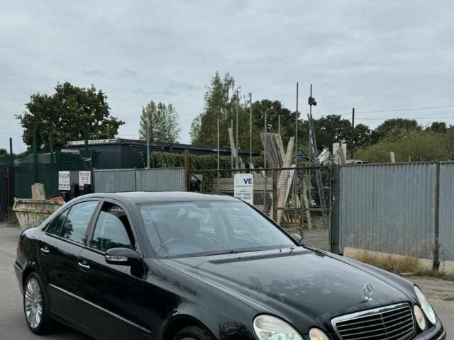Черный Мерседес Е-Класс, объемом двигателя 3 л и пробегом 350 тыс. км за 3814 $, фото 1 на Automoto.ua