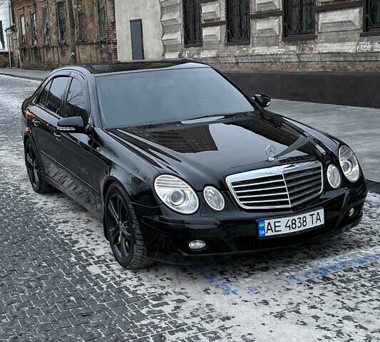 Чорний Мерседес Е-Клас, об'ємом двигуна 1.8 л та пробігом 452 тис. км за 10000 $, фото 1 на Automoto.ua