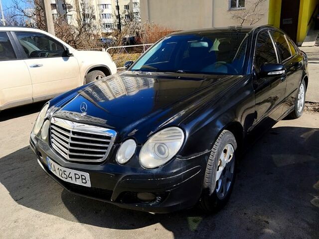 Черный Мерседес Е-Класс, объемом двигателя 1.8 л и пробегом 370 тыс. км за 4000 $, фото 1 на Automoto.ua