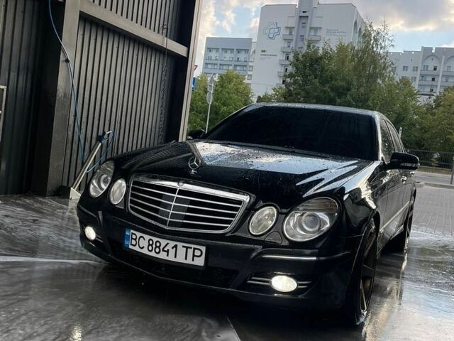 Черный Мерседес Е-Класс, объемом двигателя 2.99 л и пробегом 327 тыс. км за 10000 $, фото 1 на Automoto.ua