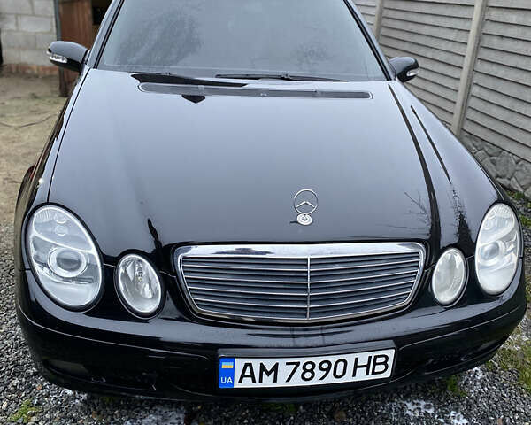 Черный Мерседес Е-Класс, объемом двигателя 2.1 л и пробегом 314 тыс. км за 8500 $, фото 1 на Automoto.ua