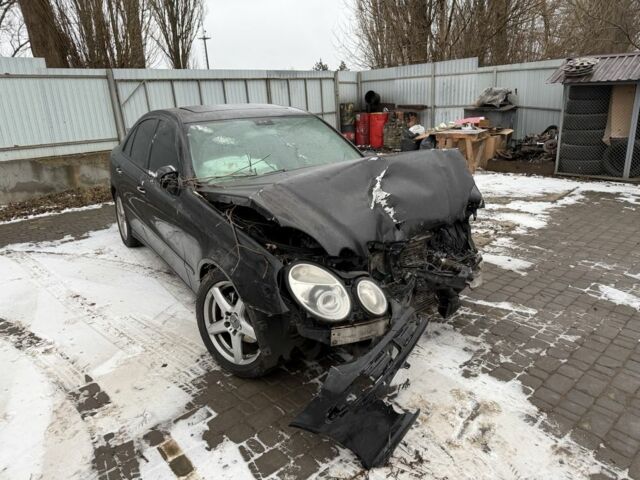 Чорний Мерседес Е-Клас, об'ємом двигуна 3 л та пробігом 300 тис. км за 3500 $, фото 1 на Automoto.ua