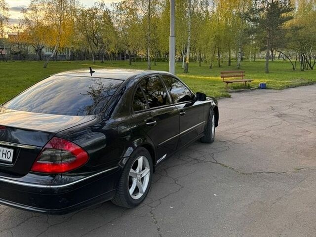 Чорний Мерседес Е-Клас, об'ємом двигуна 2.2 л та пробігом 350 тис. км за 8500 $, фото 1 на Automoto.ua
