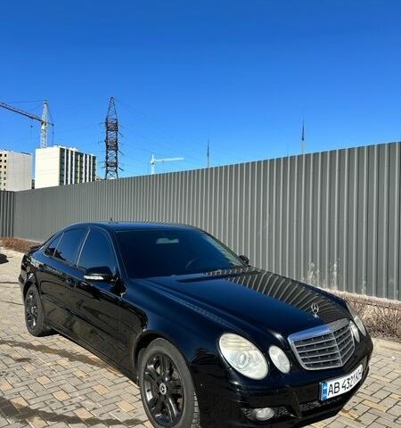 Чорний Мерседес Е-Клас, об'ємом двигуна 3 л та пробігом 197 тис. км за 8300 $, фото 1 на Automoto.ua