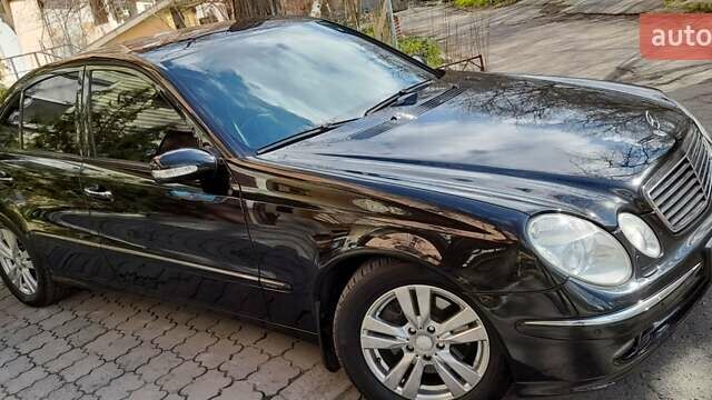 Черный Мерседес Е-Класс, объемом двигателя 3.5 л и пробегом 339 тыс. км за 7600 $, фото 1 на Automoto.ua