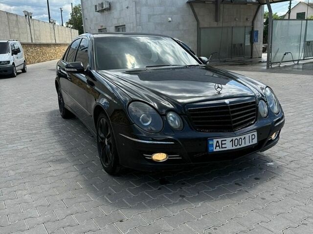 Чорний Мерседес Е-Клас, об'ємом двигуна 3 л та пробігом 257 тис. км за 5200 $, фото 1 на Automoto.ua