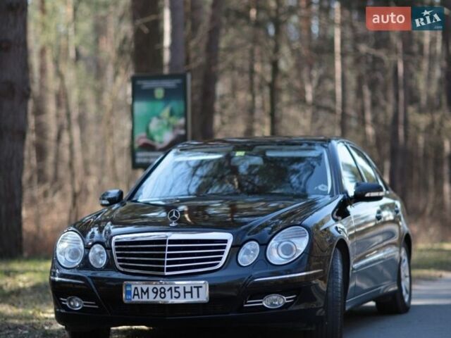 Черный Мерседес Е-Класс, объемом двигателя 3 л и пробегом 300 тыс. км за 9500 $, фото 1 на Automoto.ua