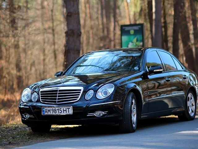 Чорний Мерседес Е-Клас, об'ємом двигуна 3 л та пробігом 293 тис. км за 9700 $, фото 1 на Automoto.ua