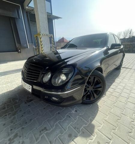 Черный Мерседес Е-Класс, объемом двигателя 3 л и пробегом 260 тыс. км за 6500 $, фото 1 на Automoto.ua