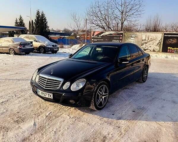 Черный Мерседес Е-Класс, объемом двигателя 2.1 л и пробегом 328 тыс. км за 8000 $, фото 1 на Automoto.ua