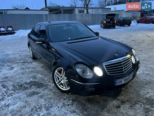 Чорний Мерседес Е-Клас, об'ємом двигуна 2.2 л та пробігом 520 тис. км за 7099 $, фото 1 на Automoto.ua