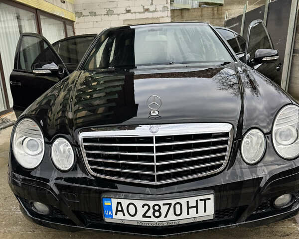 Черный Мерседес Е-Класс, объемом двигателя 2.15 л и пробегом 230 тыс. км за 10135 $, фото 1 на Automoto.ua