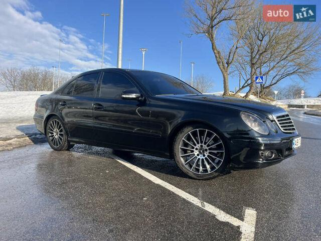 Черный Мерседес Е-Класс, объемом двигателя 3 л и пробегом 177 тыс. км за 9000 $, фото 1 на Automoto.ua