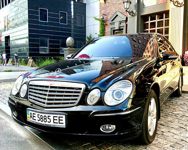 Черный Мерседес Е-Класс, объемом двигателя 1.8 л и пробегом 340 тыс. км за 8999 $, фото 1 на Automoto.ua