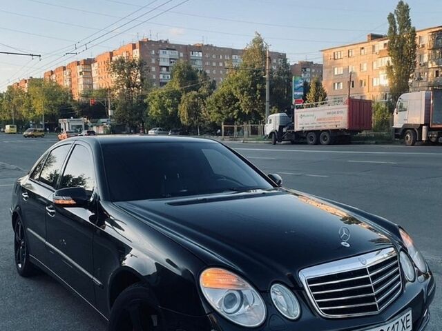 Черный Мерседес Е-Класс, объемом двигателя 2.2 л и пробегом 340 тыс. км за 7900 $, фото 1 на Automoto.ua