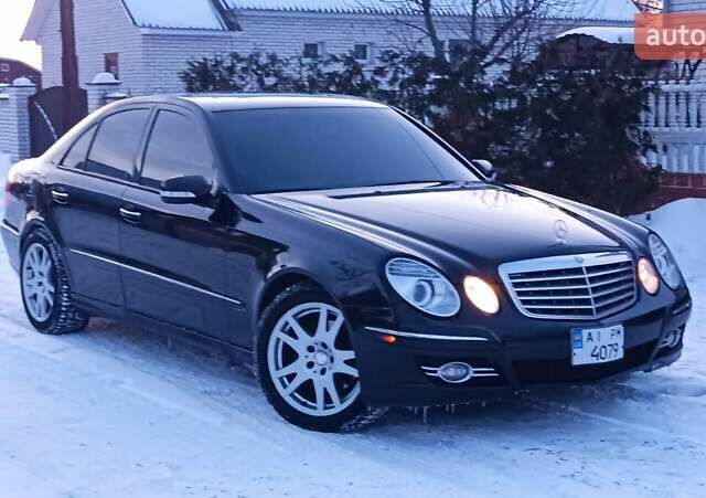 Черный Мерседес Е-Класс, объемом двигателя 3.5 л и пробегом 237 тыс. км за 9200 $, фото 1 на Automoto.ua